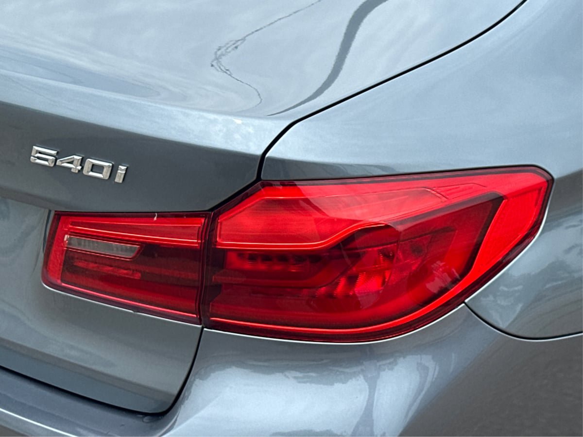 Used 2019 BMW 540i w/ Executive Package image 34