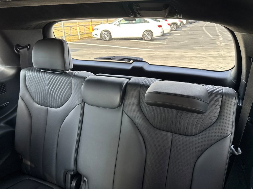 Used 2023 Hyundai Palisade Calligraphy image 16