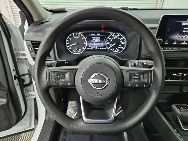 Used 2024 Nissan Rogue SV image 24