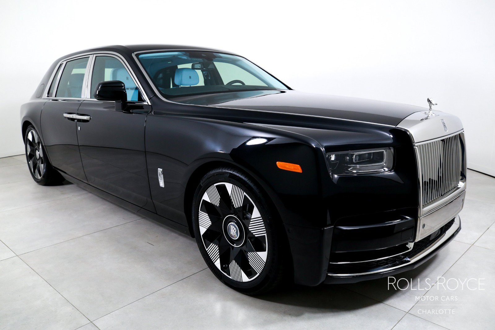 New 2027 Rolls-Royce Phantom Sedan RWD image 6