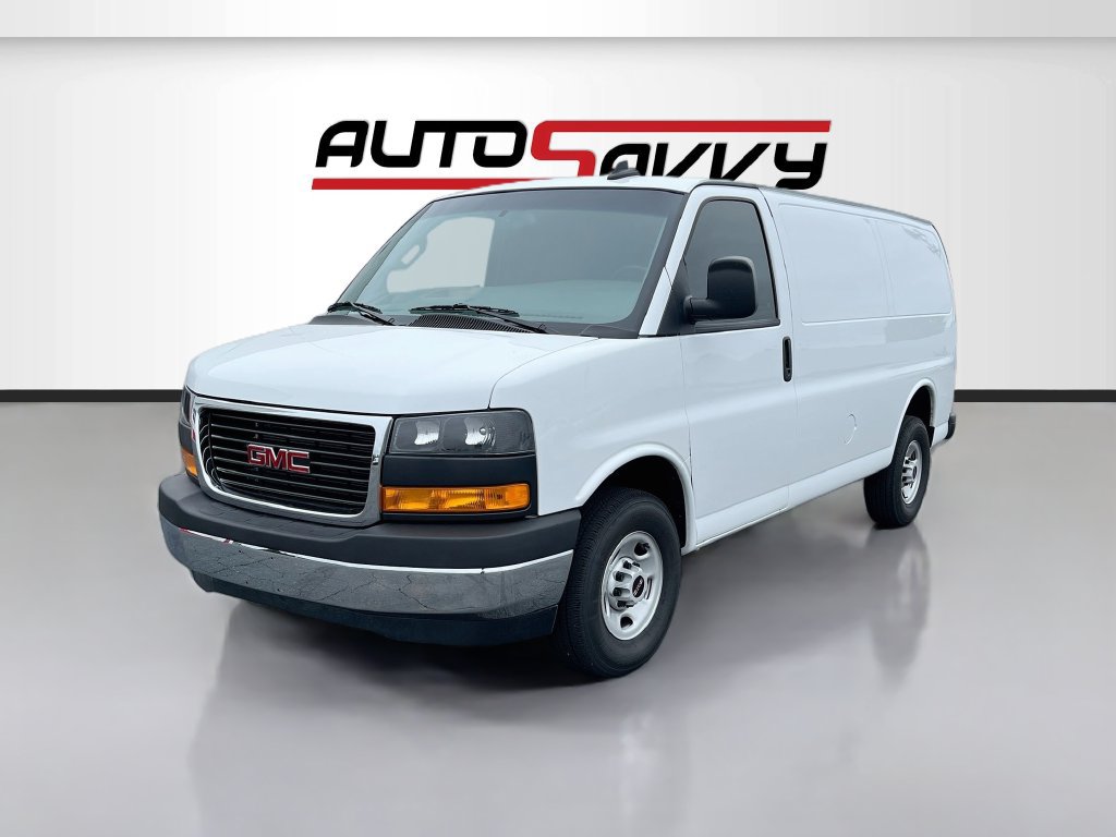 Used 2025 GMC Savana 3500 w/ Driver Convenience Package RWD image 3