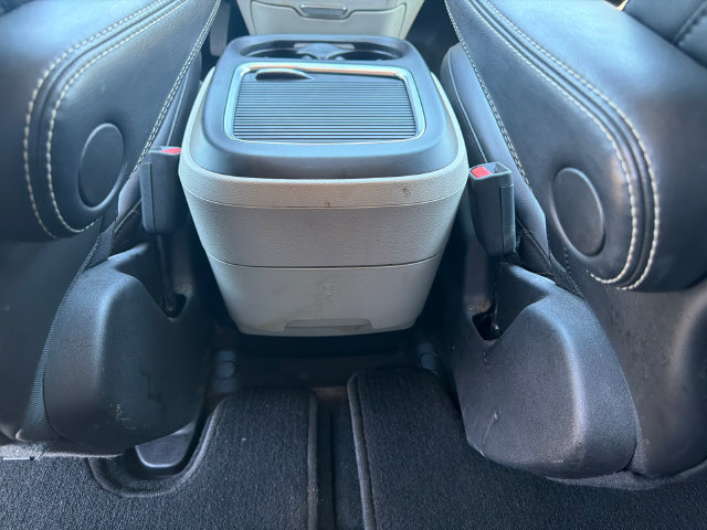 Used 2023 Chrysler Pacifica Touring-L FWD image 21