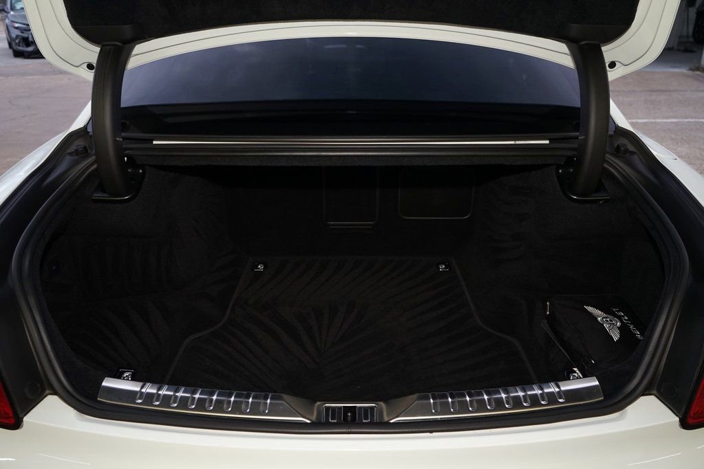 Used 2021 Bentley Flying Spur V8 image 38