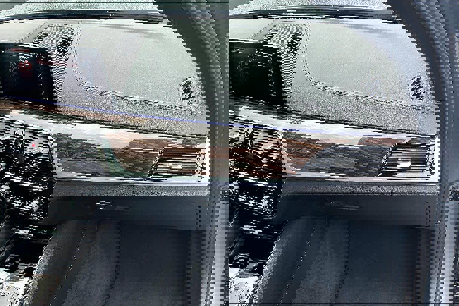 Used 2020 BMW M550i xDrive image 18