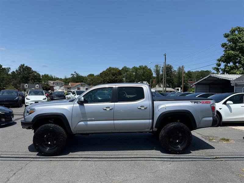 Used 2020 Toyota Tacoma TRD Off-Road AWD/4WD image 2