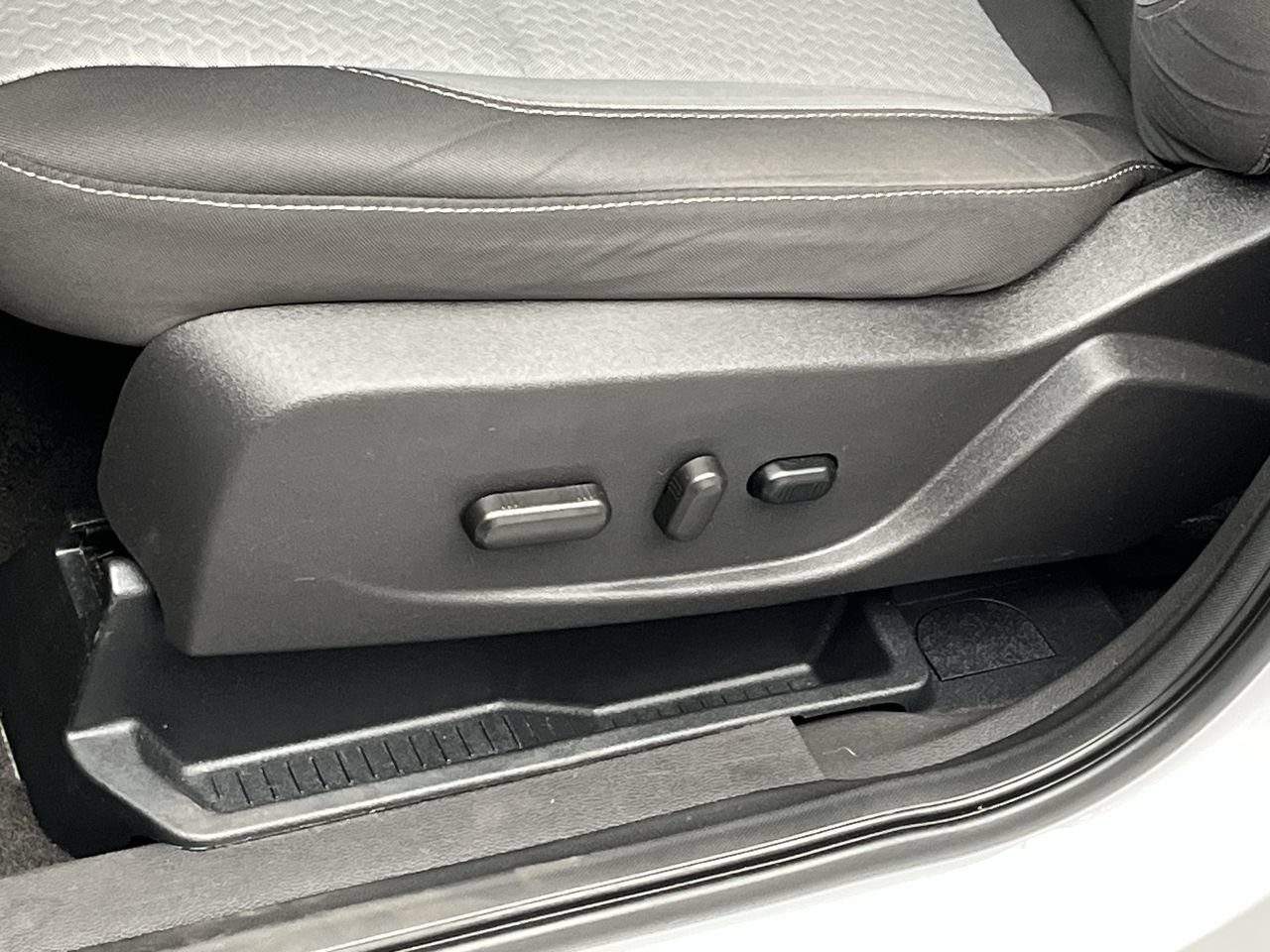 Used 2017 Ford Escape SE AWD/4WD image 10