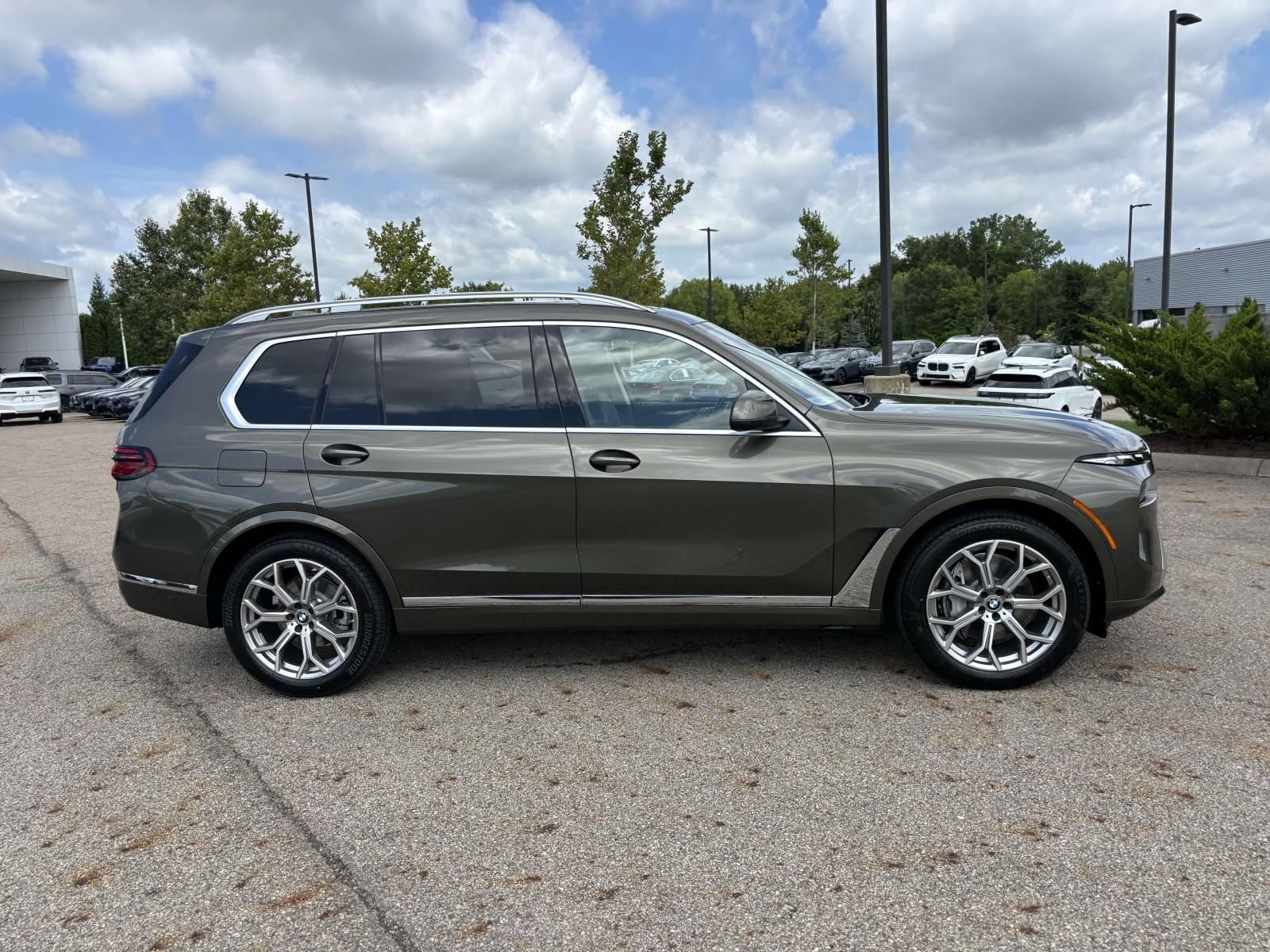 New 2026 BMW X7 xDrive40i w/ Premium Package image 8