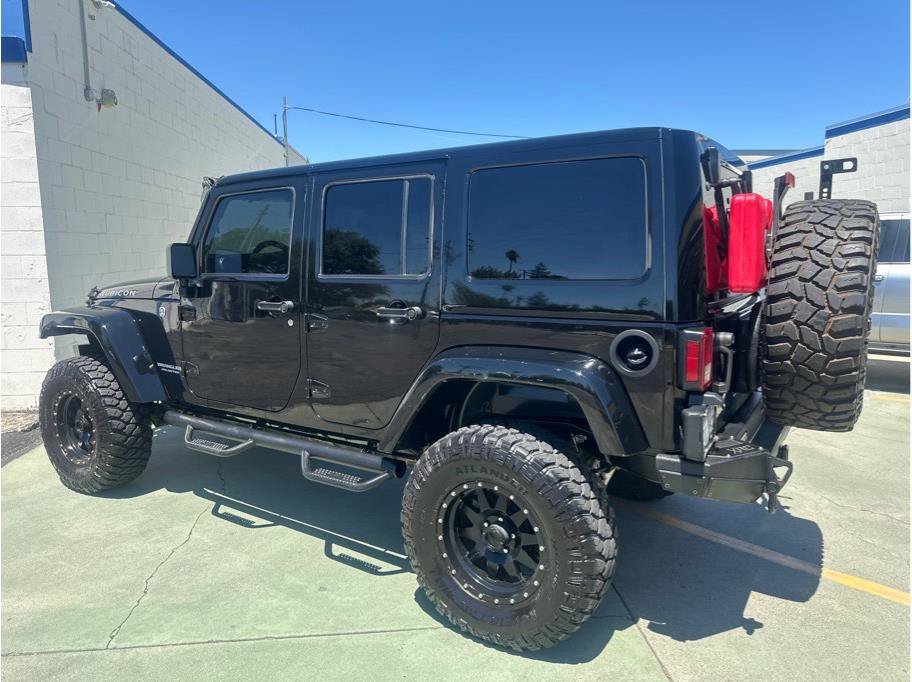 Used 2016 Jeep Wrangler Unlimited Rubicon w/ Connectivity Group AWD/4WD image 12