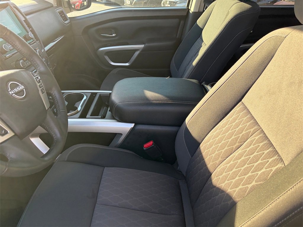 Certified 2024 Nissan Titan SV w/ SV Convenience Package image 7
