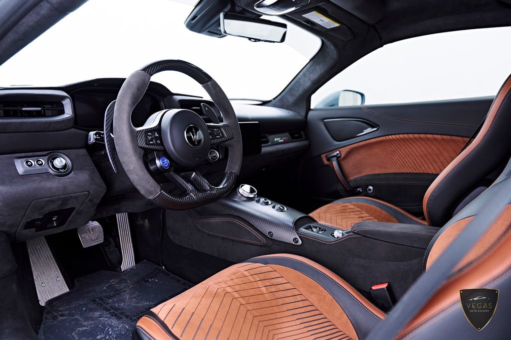 Used 2023 Maserati MC20 Spyder RWD image 2