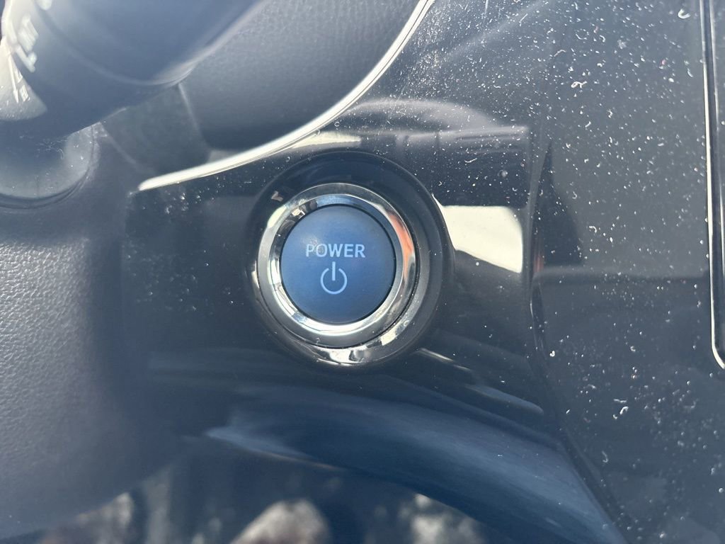 Used 2021 Toyota Prius LE image 23