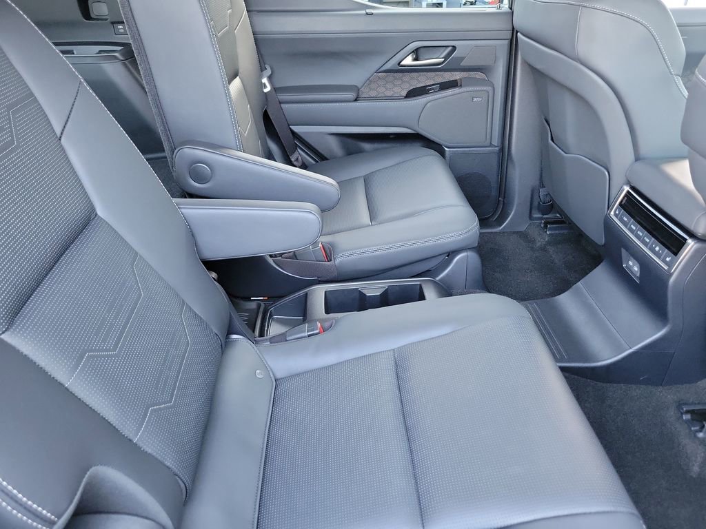 Used 2024 Lexus GX 550 w/ Accessory Package (31) image 22