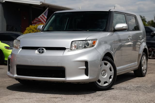 Used 2011 Scion xB FWD image 1