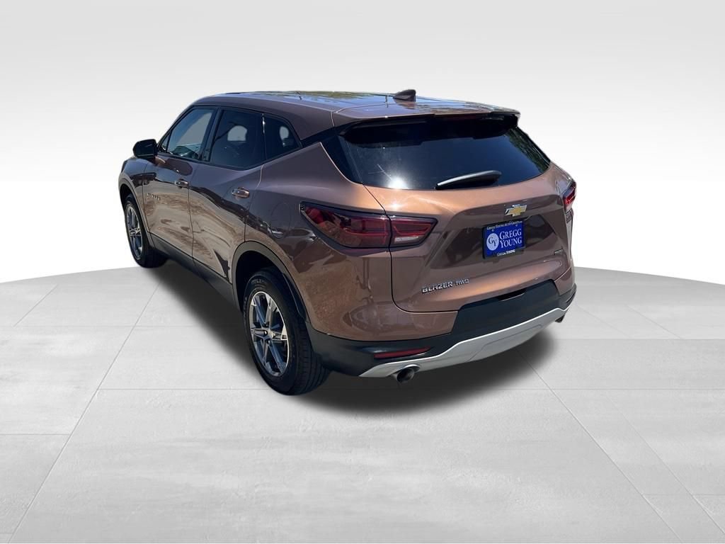 Used 2023 Chevrolet Blazer LT AWD/4WD image 4