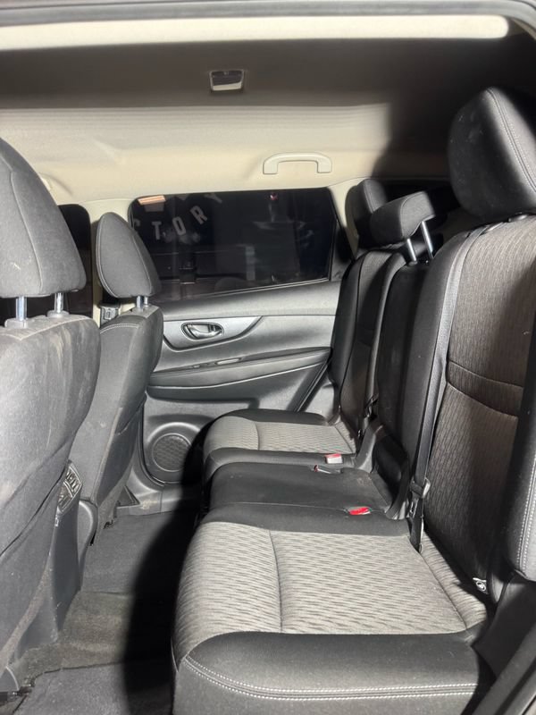 Used 2017 Nissan Rogue S AWD/4WD image 17