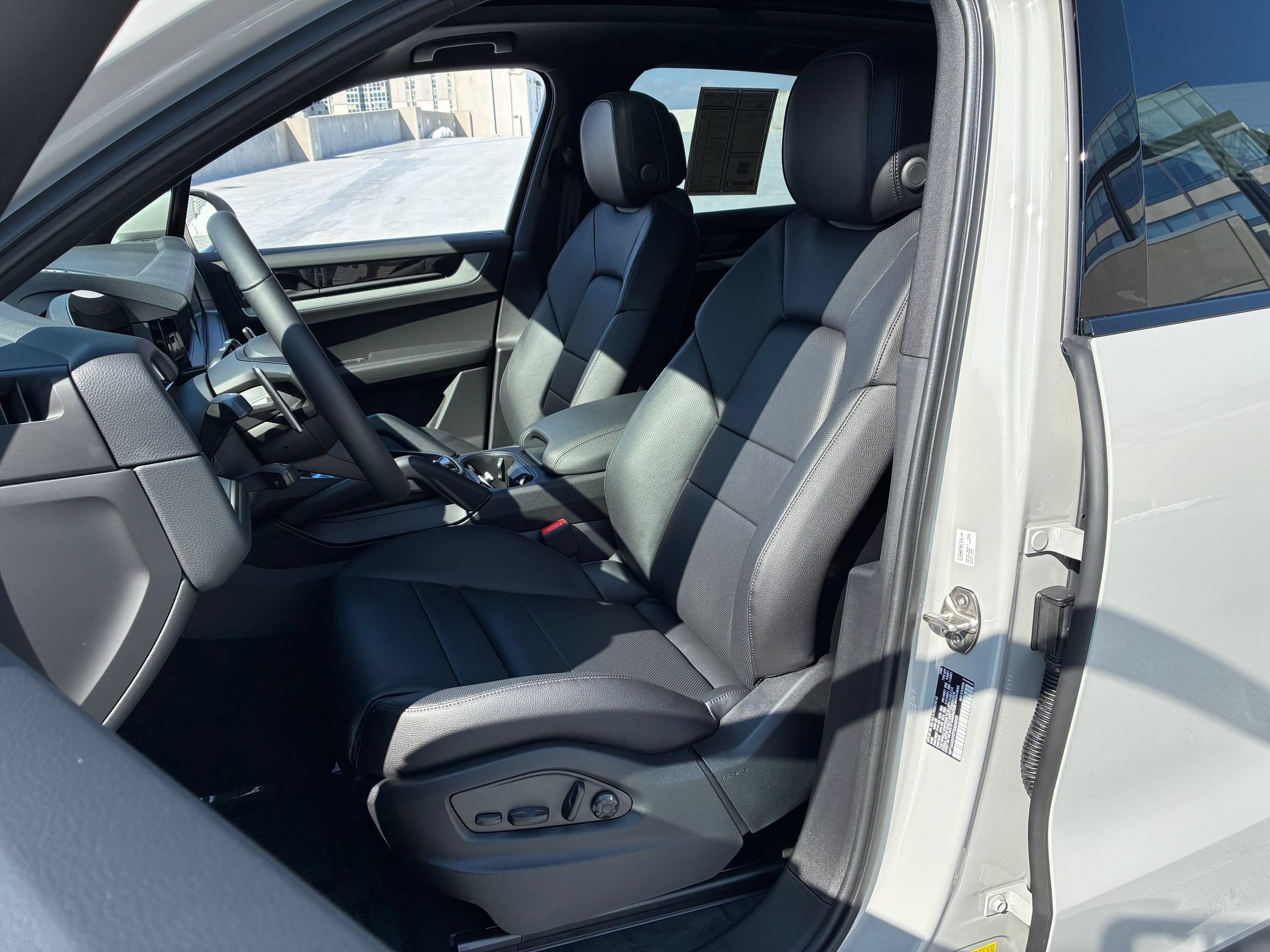 Certified 2026 Porsche Cayenne AWD/4WD image 27