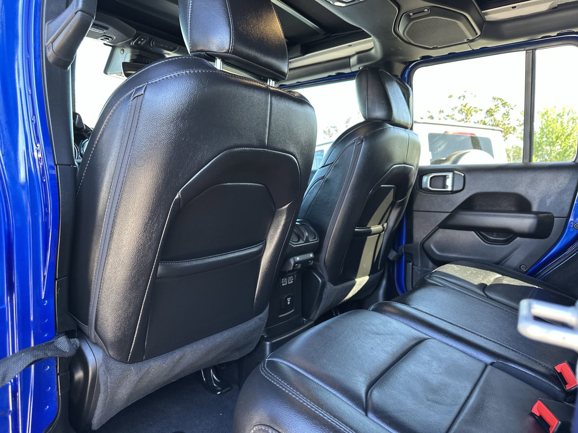 Used 2020 Jeep Wrangler Unlimited Sahara image 18