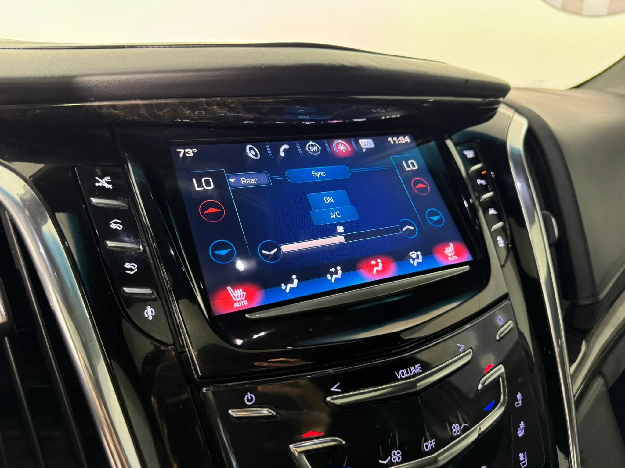 Used 2016 Cadillac Escalade Platinum AWD/4WD image 21