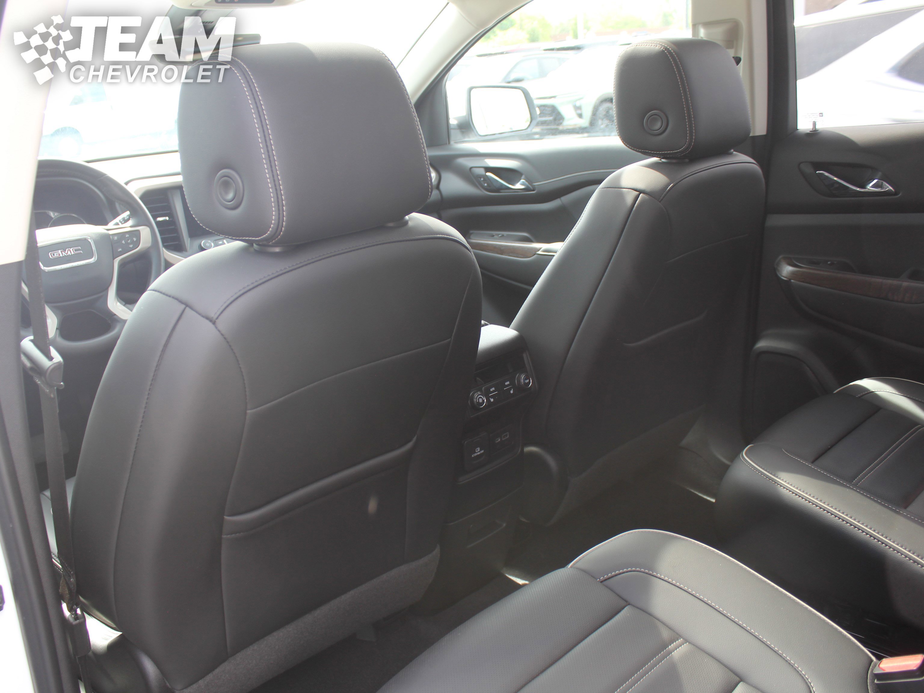 Used 2021 GMC Acadia Denali w/ Denali Ultimate Package AWD/4WD image 25