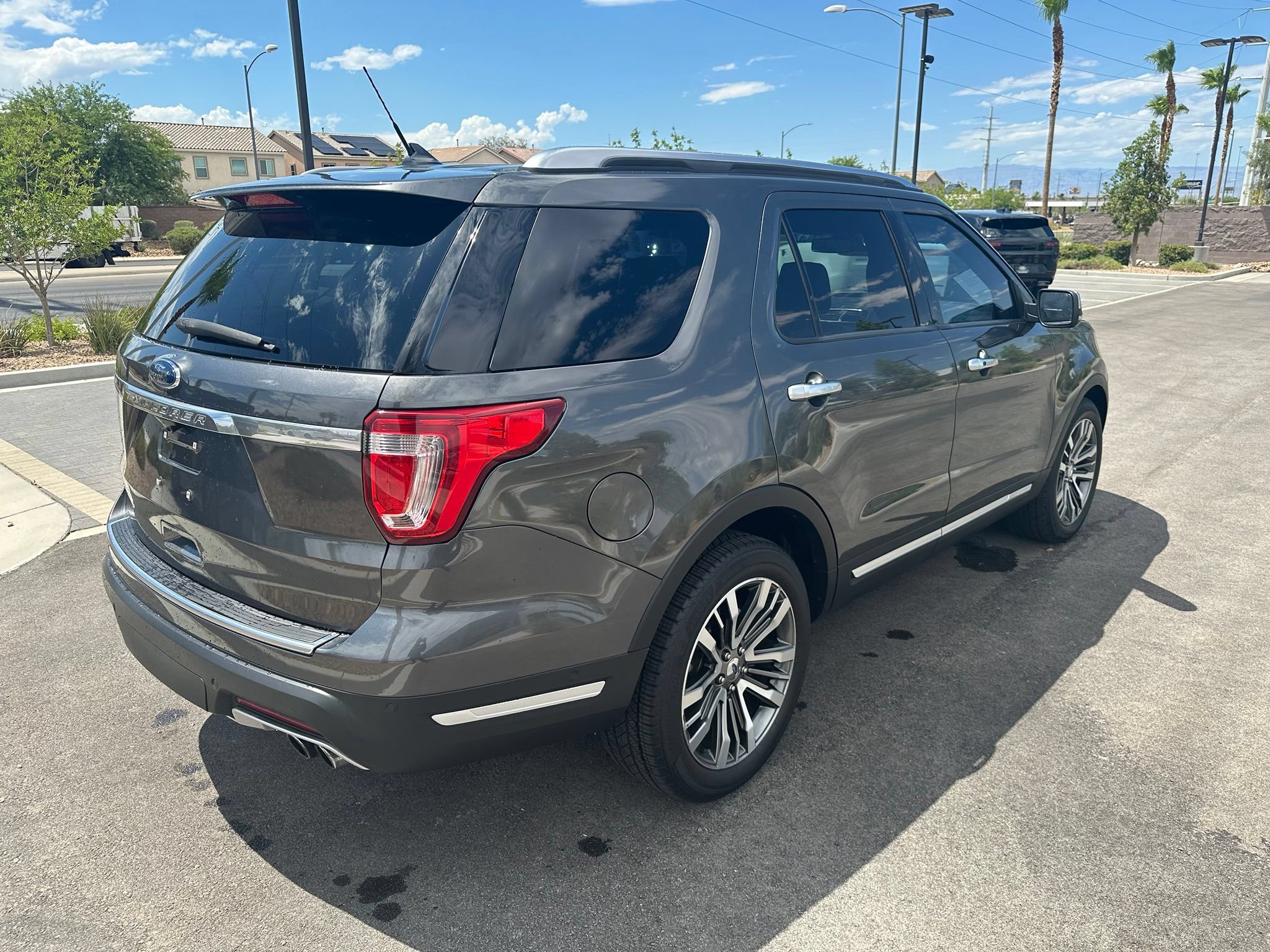 Used 2018 Ford Explorer Platinum AWD/4WD image 12