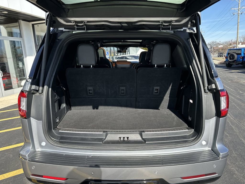 Certified 2020 Lincoln Navigator Reserve w/ Luxury Package image 21