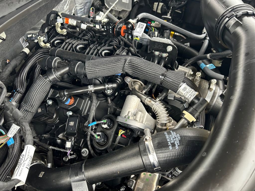 Used 2025 Ford Expedition Active image 30