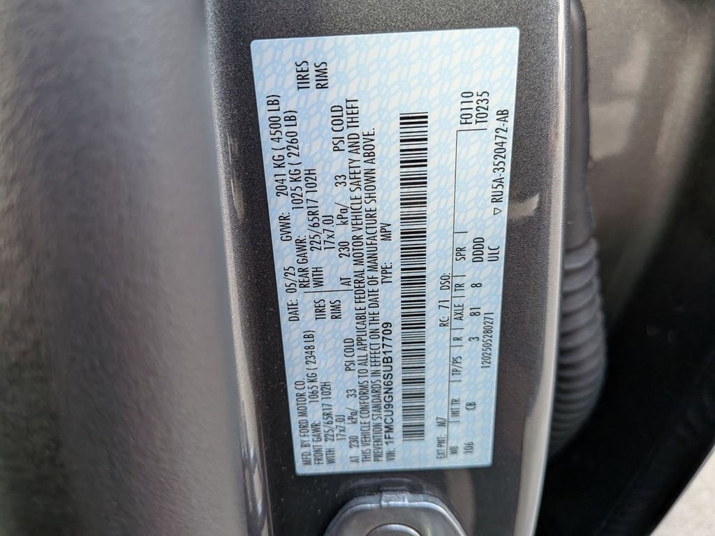 Used 2025 Ford Escape Active AWD/4WD image 30