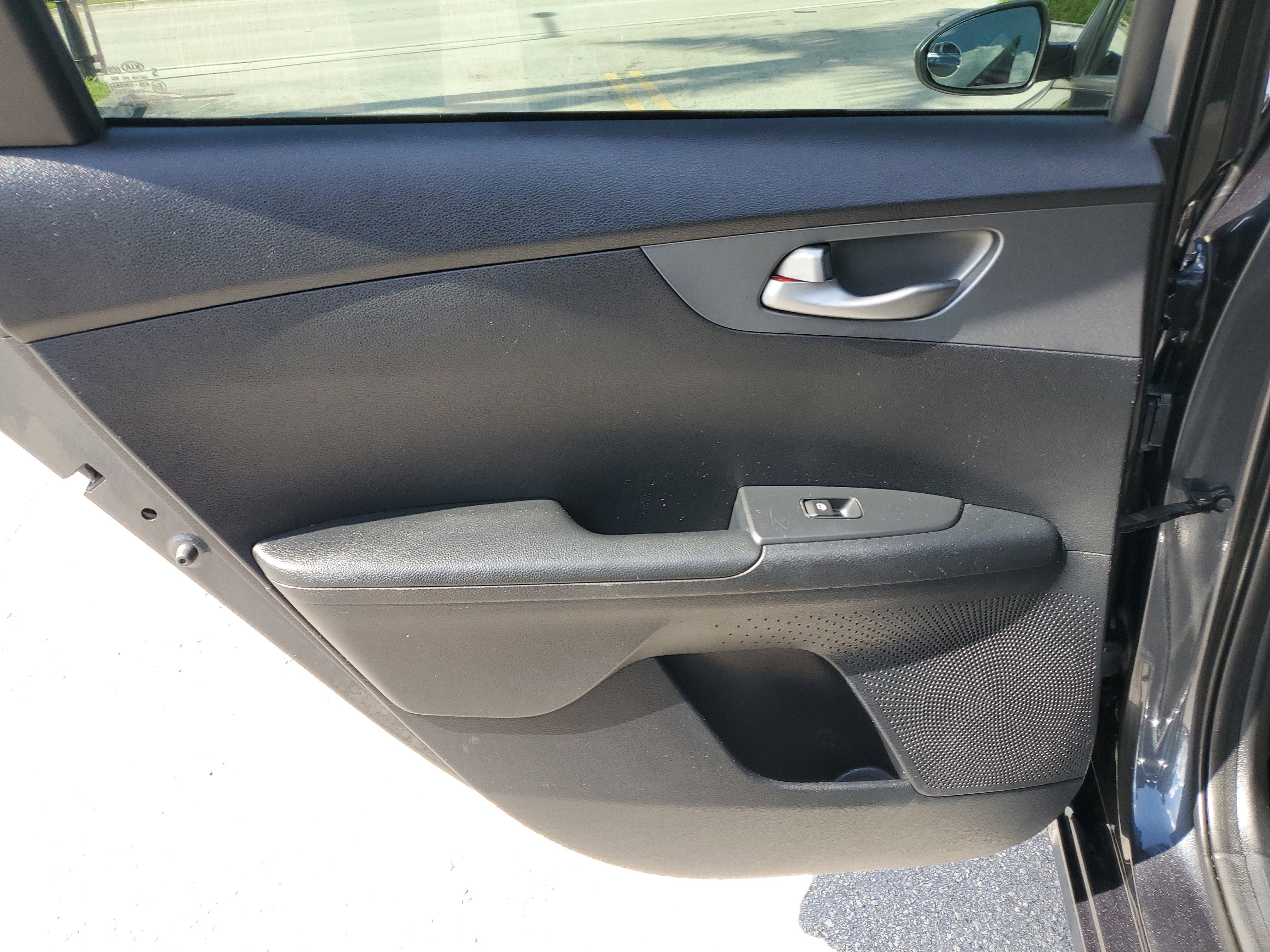 Used 2019 Kia Forte LXS image 27