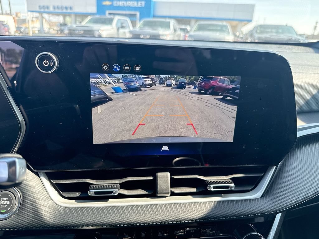 Used 2026 Chevrolet Equinox LT AWD/4WD image 23