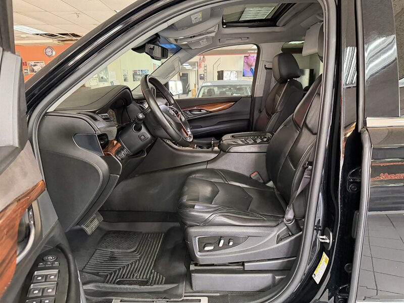 Used 2015 Cadillac Escalade Premium AWD/4WD image 9