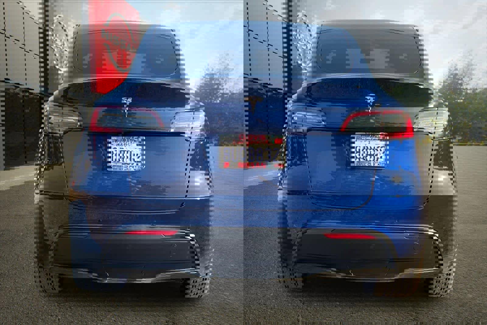 Used 2021 Tesla Model Y Standard Range image 8