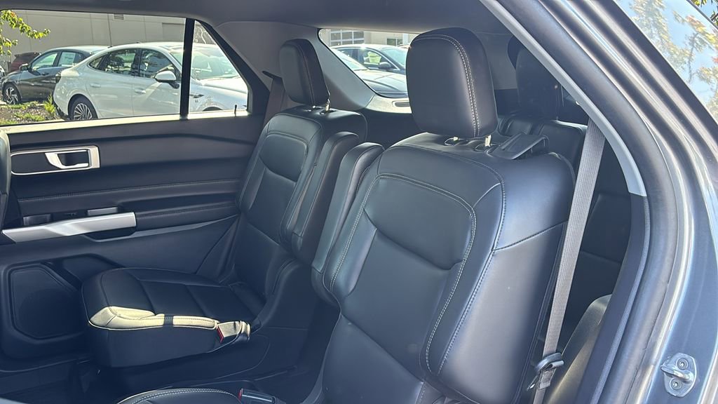Used 2021 Ford Explorer XLT w/ Equipment Group 202A image 27