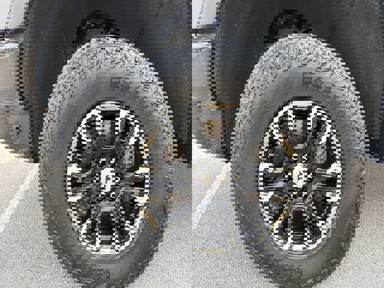 Used 2024 Chevrolet Silverado 1500 ZR2 w/ Technology Package image 10