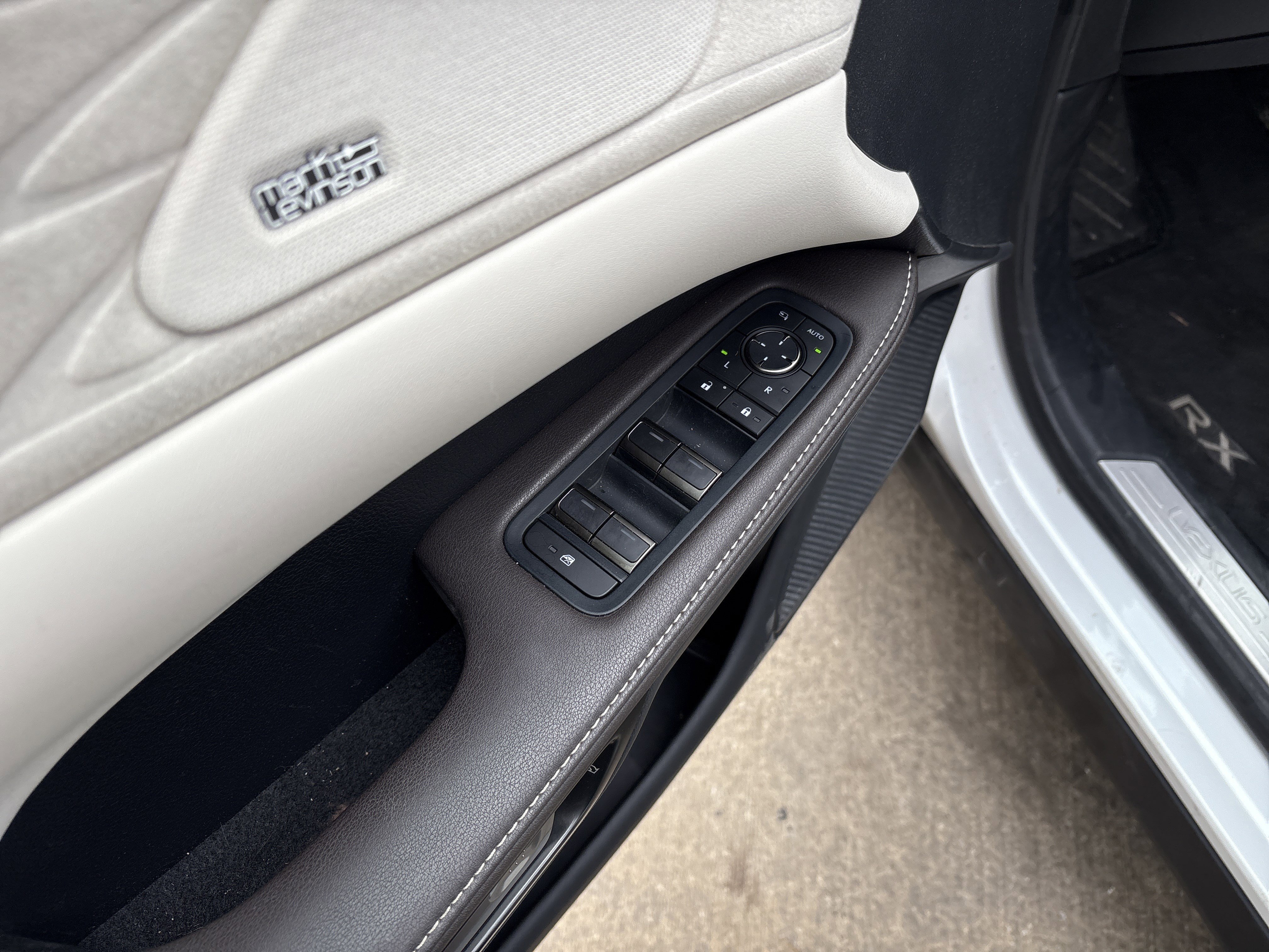 Used 2024 Lexus RX 350 AWD image 15