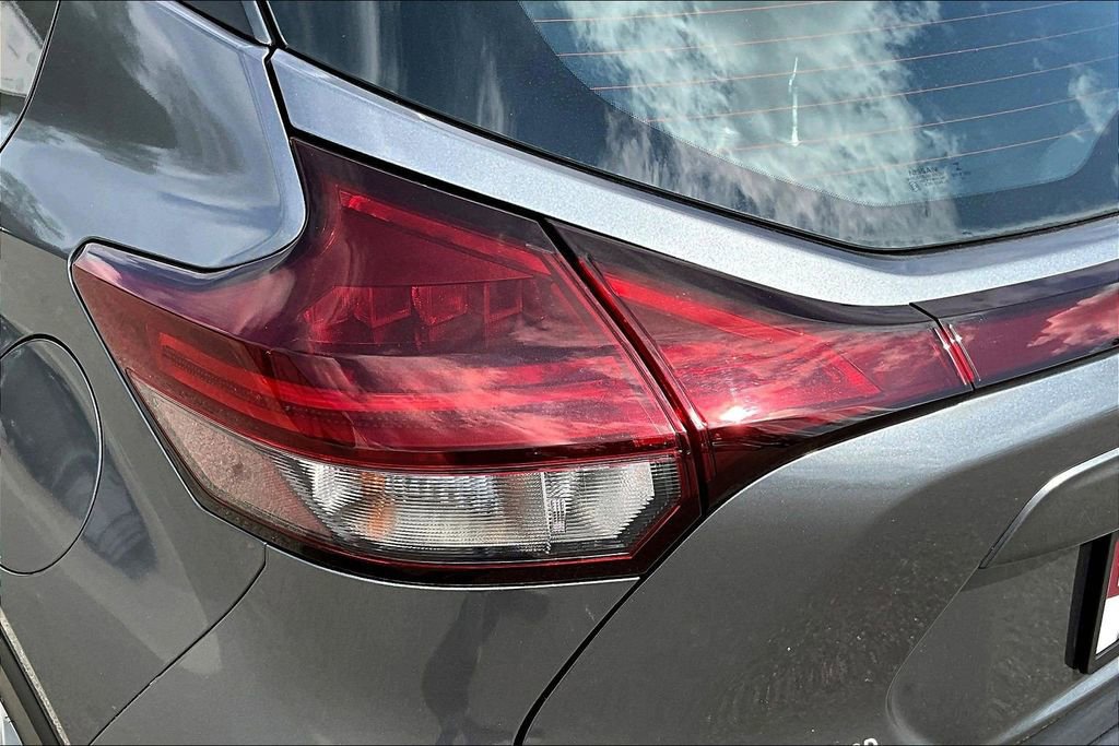 Used 2021 Nissan Kicks S image 25