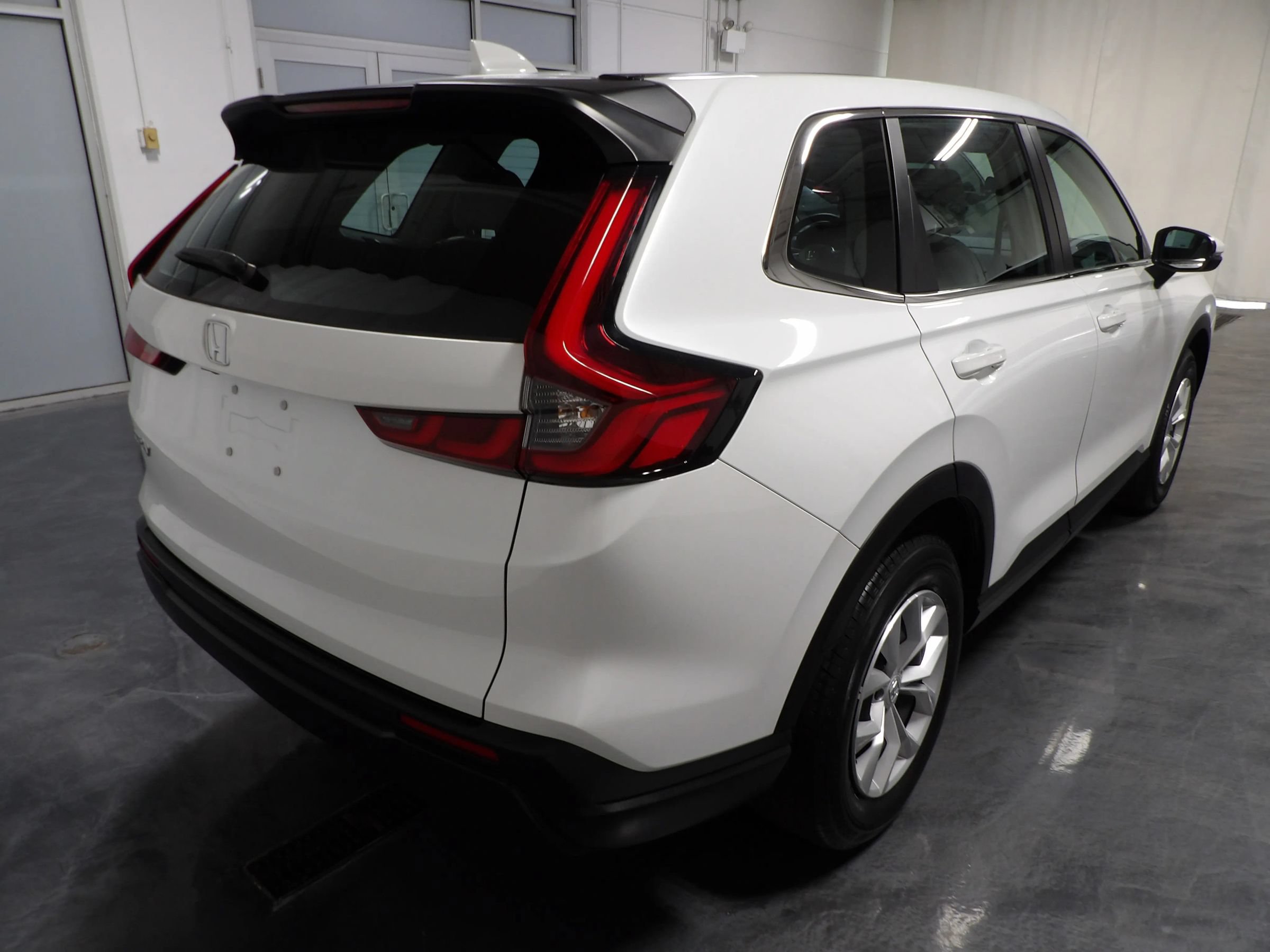 Used 2023 Honda CR-V LX image 5
