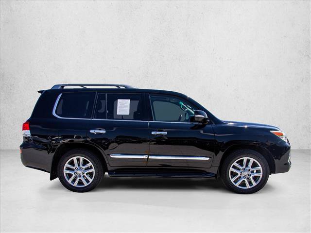 Used 2013 Lexus LX 570 4WD w/ Luxury Pkg image 4