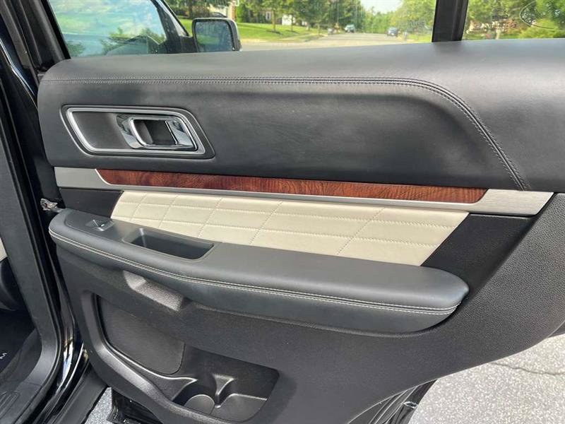 Used 2017 Ford Explorer Platinum AWD/4WD image 97