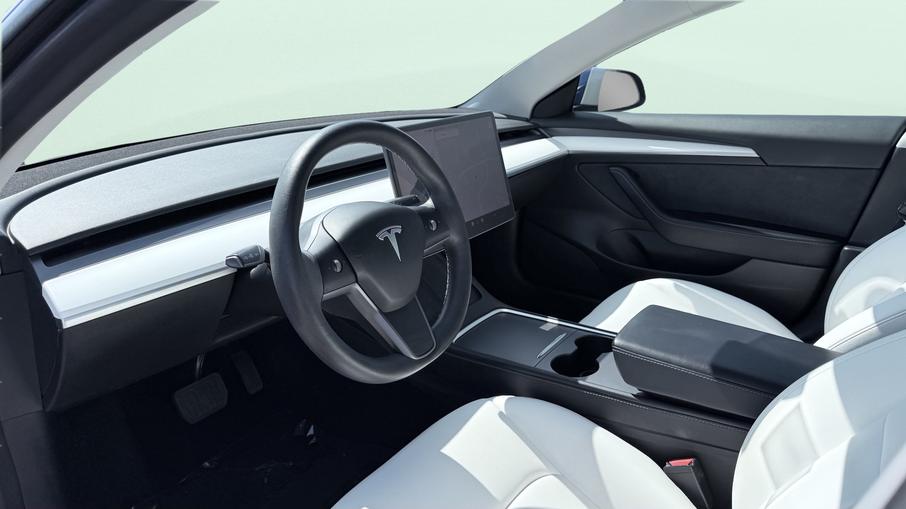 Used 2022 Tesla Model 3 Standard Range RWD image 18