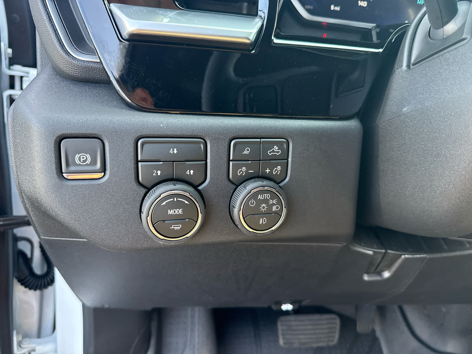 New 2026 Chevrolet Silverado 3500 LT w/ All Star Edition AWD/4WD image 15