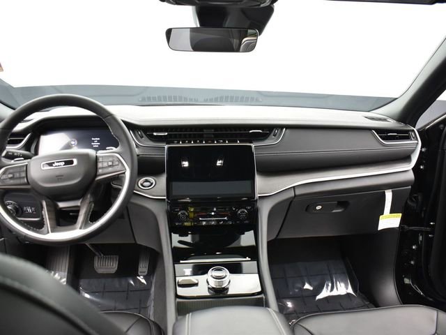 Used 2025 Jeep Grand Cherokee L Limited image 10