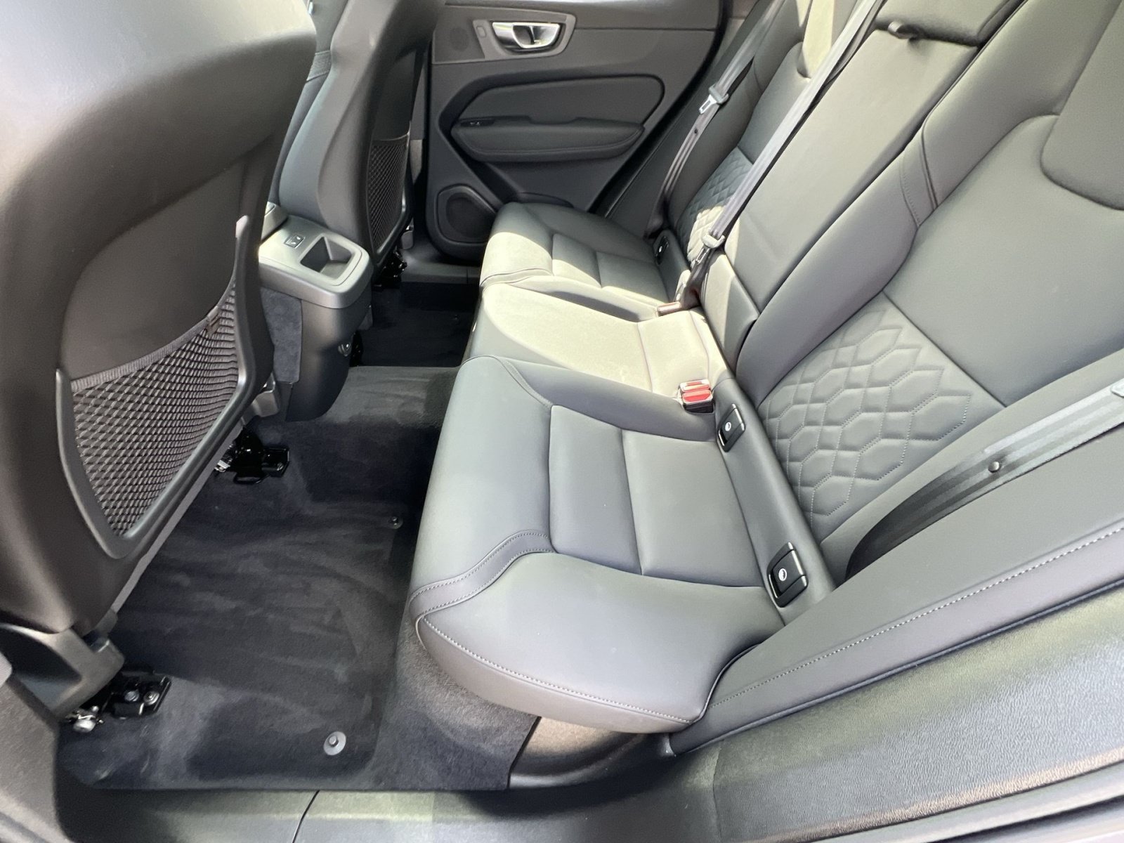 Used 2026 Volvo XC60 B5 Plus w/ Climate Package AWD/4WD image 22