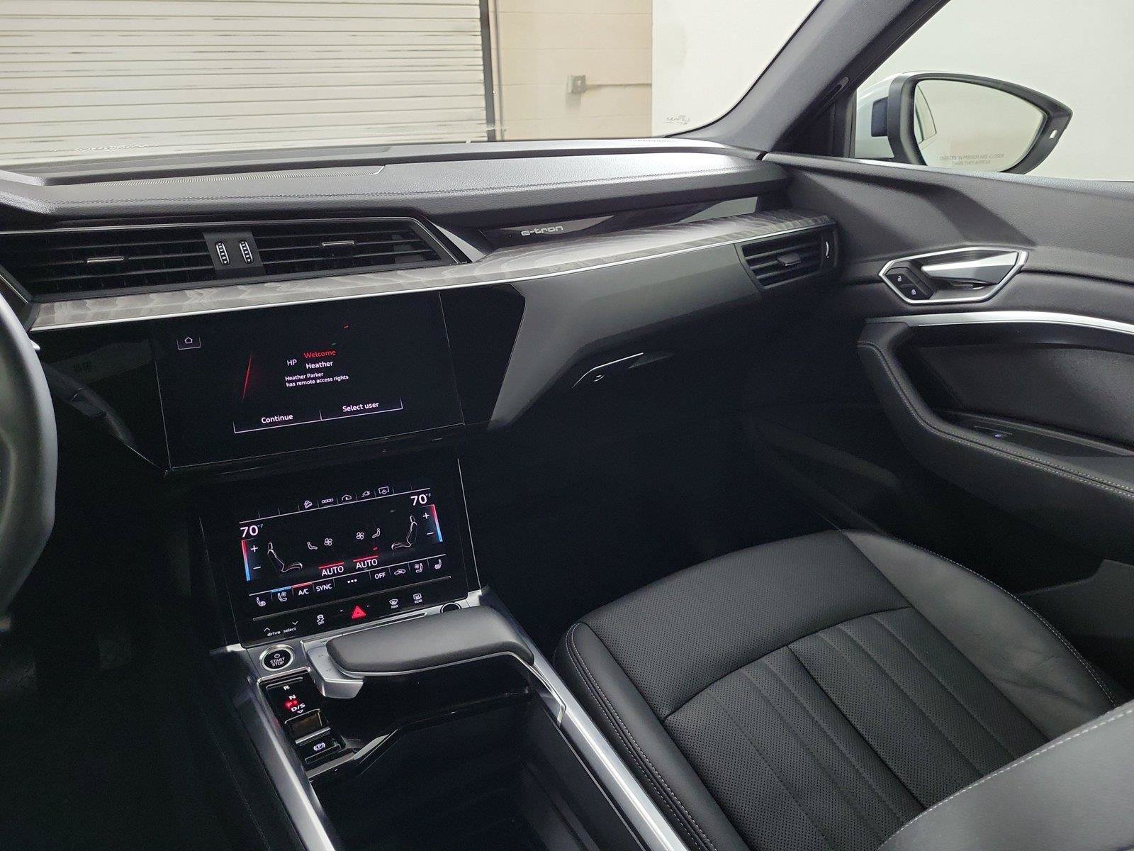 Used 2023 Audi e-tron Premium Plus w/ Premium Plus Package AWD/4WD image 16