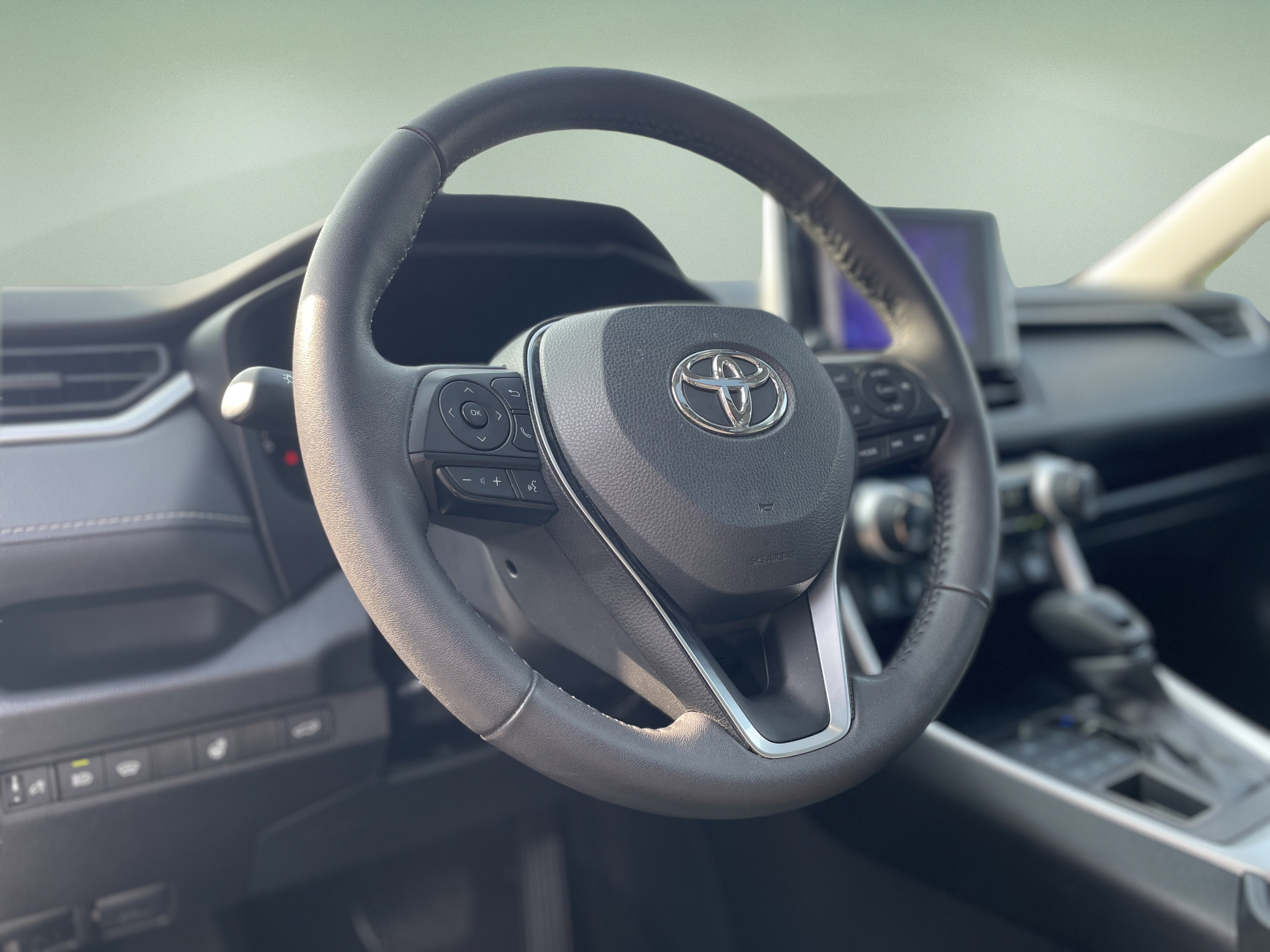 Used 2024 Toyota RAV4 XLE w/ Convenience Package AWD/4WD image 16