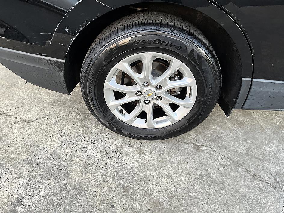 Used 2018 Chevrolet Equinox LS image 12