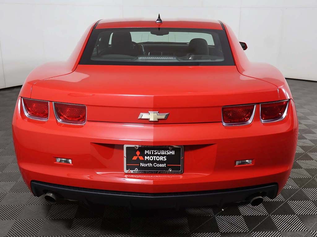 Used 2011 Chevrolet Camaro LT RWD image 7