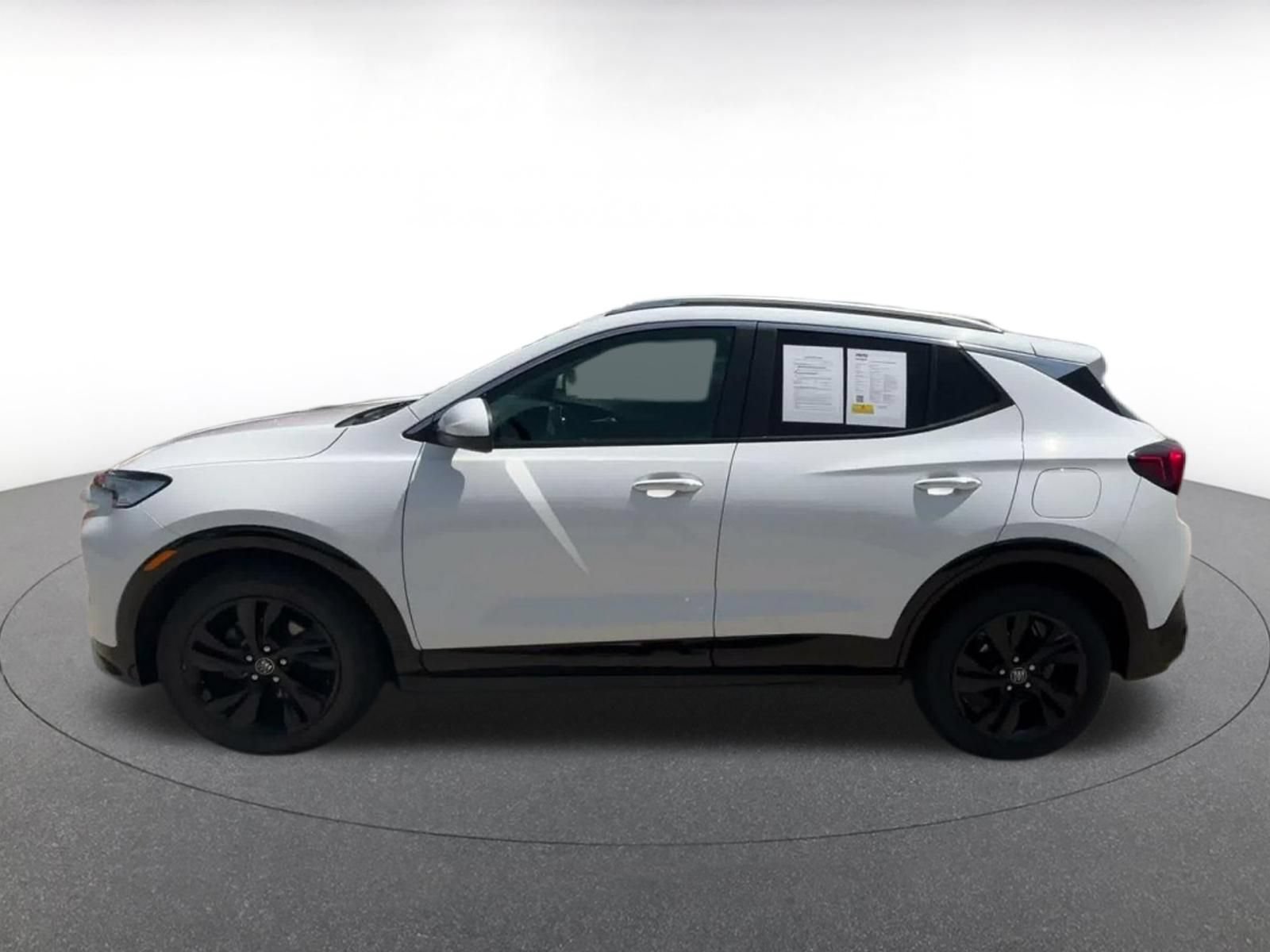 Used 2024 Buick Encore GX Sport Touring FWD image 8