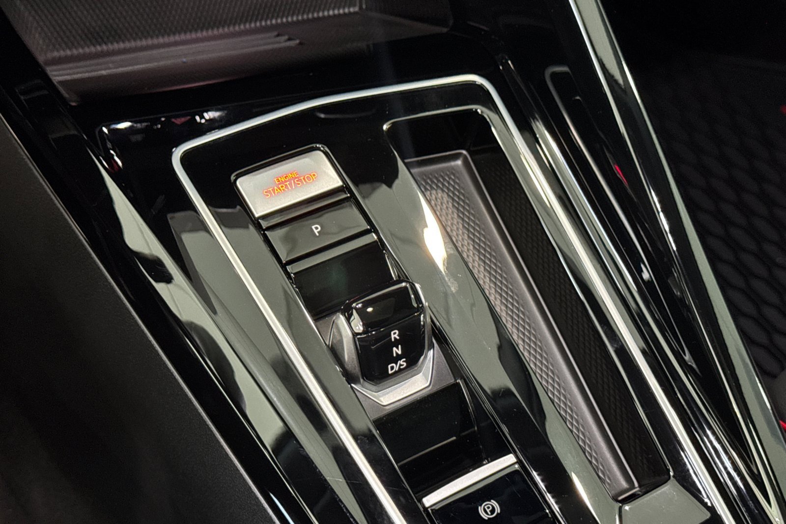 New 2025 Volkswagen GTI SE image 16