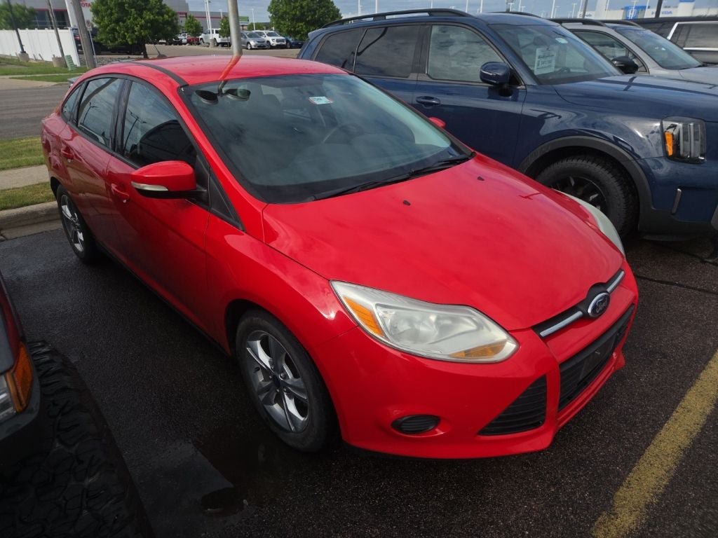 Used 2014 Ford Focus SE w/ SE Winter Package FWD video 1