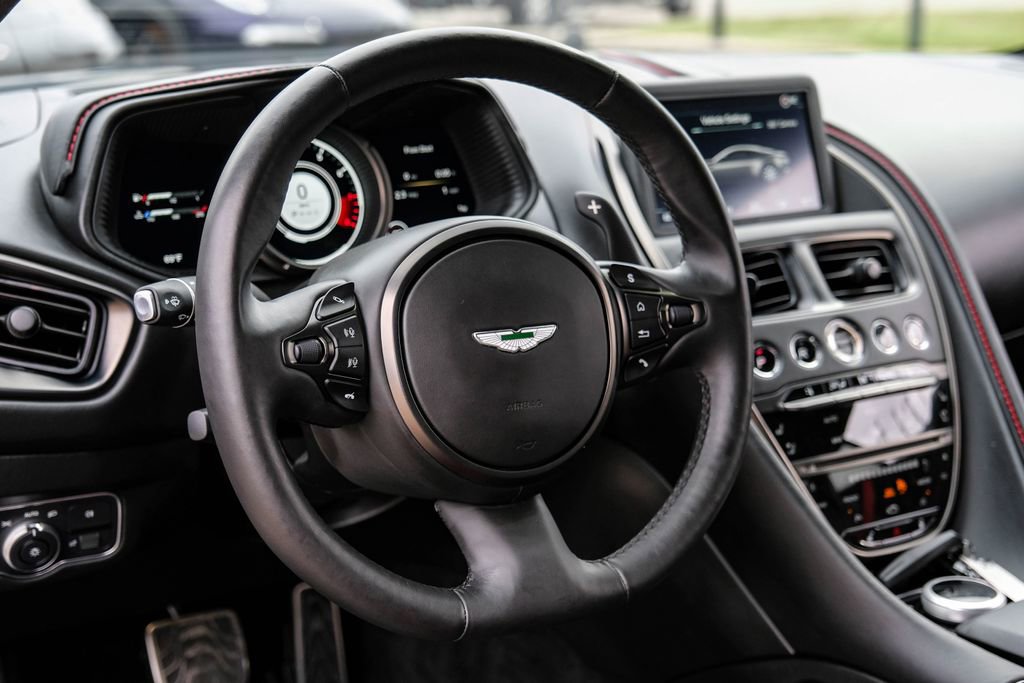 Used 2020 Aston Martin DB11 Coupe RWD image 13